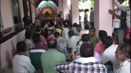 ସୋନପୁର: ଜିଲ୍ଲା ଯୋଗାଣ ଅଧିକାରୀଙ୍କ କାର୍ଯ୍ୟାଳୟ ସମ୍ମୁଖରେ ବାଲପୁର ଅଞ୍ଚଳର ଚାଷୀ ଦେଲେ ଧାରଣା #jansamasya