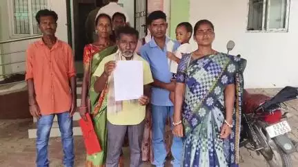 ସୁନ୍ଦରଗଡ ସହର: କେଶ୍ରାମାଲ ଗ୍ରାମର ଜଣେ ବ୍ୟକ୍ତିଙ୍କ ଜମି ଦଲାଲ ଠକେଇ କରିବା ନେଇ ଏଡିଏମଙ୍କ ଦ୍ୱାରସ୍ଥ, ବୋହୂଙ୍କ ପ୍ରତିକ୍ରିୟା