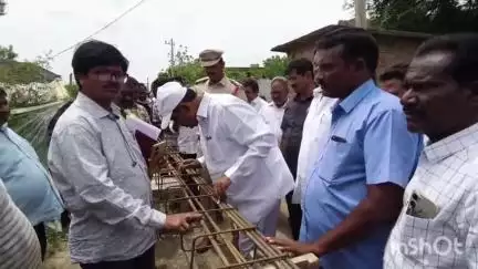 దామరలో ఇందిరమ్మ ఇళ్ల నిర్మాణ పనులను పరిశీలించిన పరకాల శాసనసభ్యులు రేవూరి ప్రకాశ్ రెడ్డి