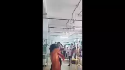 কৃষ্ণনগর ১: জেলা হাসপাতাল শক্তিনগরে ভারসাম্যহীন মহিলাকে মারধরের ভিডিয়ো ভাইরাল, অভিযোগ পুরুষ নিরাপত্তা কর্মীর বিরুদ্ধে