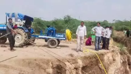 डेरापुर: फत्तेपुर गांव के पास सेंगुर नदी में डूबे दीपक का शव चौथे दिन भी नहीं मिला, NDRF टीम का सर्च ऑपरेशन जारी