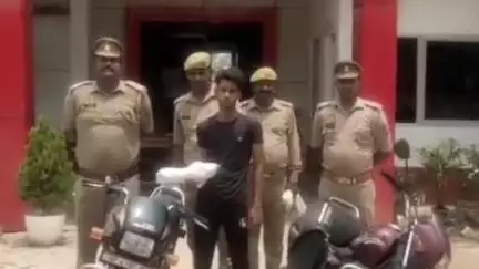 नवाबगंज: डमौल क्रासिंग भट्ठापुरवा से पुलिस ने 1 शातिर चोर को किया गिरफ्तार, कब्जे से बरामद हुईं 2 चोरी की बाइक, तमंचा और उपकरण