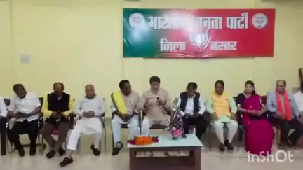 जगदलपुर: बीजेपी कार्यालय में भाजपा प्रदेश अध्यक्ष किरण देव ने कार्यकर्ताओं और पदाधिकारियों की बैठक की, आपातकाल पर किया संबोधन