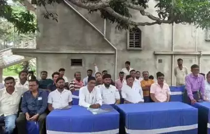 महेशपुर: महेशपुर झामुमो प्रखंड कमेटी ने हुल दिवस मनाने पर की चर्चा, विधायक प्रो. स्टीफन मरांडी भी रहे मौजूद