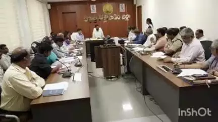 కొత్తగూడెం: జిల్లా పరిశ్రమల ప్రోత్సాహక కమిటీ తో సమావేశం నిర్వహించిన జిల్లా కలెక్టర్ జితేష్ వి పాటిల్
