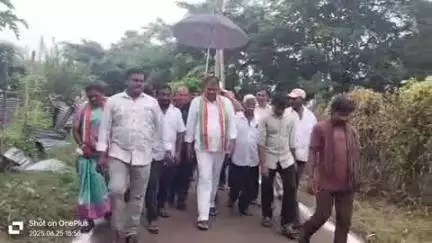 బూర్గంపహాడ్: మండల పరిధిలోని ఇరవెండి మోతె గ్రామంలో పలు అభివృద్ధి పనుల ప్రారంభోత్సవంలో పాల్గొన్న ఎమ్మెల్యే పాయం