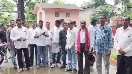 ଧର୍ମଗଡ: ସମିତି ସଭ୍ୟ ଙ୍କ ମୃତ୍ୟୁ ଘଟଣା, କୋକସରା ଥାନା ର ଦ୍ୱାରସ୍ତ ହୋଇ ନିରପେକ୍ଷ ତଦନ୍ତ କରି ଅଭିଯୁକ୍ତକୁ ଗିରଫ ଦାବି କଲା ବ୍ଲକ ଆଦିବାସୀ
