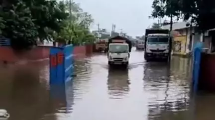 लाडवा: सीएम सिटी लाडवा में बारिश ने खोली प्रशासन के दावों की पोल, अनाज मंडी हुई जलमग्न व घरों में घुसा पानी