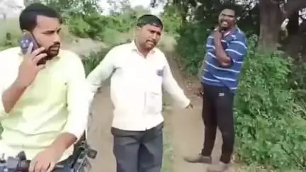 धारूर: तालुक्यातील गावंधरा येथे 02 चंदन तस्कराला शेतकऱ्याने रंगेहात पकडले