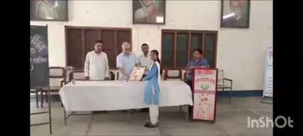 गोला गोकरणनाथ: कृषक समाज इंटर कॉलेज गोला में आपातकाल स्मरण दिवस पर गोष्ठी का आयोजन