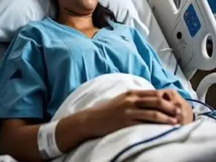 यूपी के मेरठ में अस्पताल में भर्ती 13 वर्षीय लड़की से दूसरे मरीज़ के तीमारदार ने किया रेप
Source: rizwan671