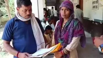 दतिया नगर: जमीनी मामले को लेकर महिला ने एसपी कार्यालय में दिया आवेदन, ग्रामीण पर जमीन पर कब्जा और धमकी देने का आरोप