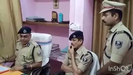 भभुआ: भभुआ साइबर थाना पहुंचकर डीआईजी ने निरीक्षण किया, अधिकारियों को दिए दिशा-निर्देश