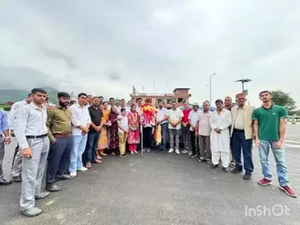 बल्ह: जंगली जानवरों की सुरक्षा के लिए सन्नी ठाकुर ने तय की 5,000 किमी की यात्रा, विधायक ने किया स्वागत