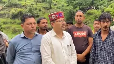 कुल्लू: सैंज के रैला के बिहाली गांव में बाढ़ में बहे तीन लोग और पांच मकान, पशुधन को भी हुआ नुकसान: विधायक सुरेंद्र शौरी