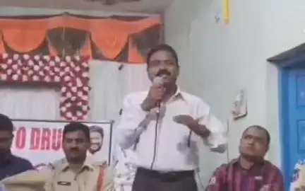 ఎల్లారెడ్డి: యువత మత్తు పదార్థాలకు దూరంగా ఉండాలి ఎల్లారెడ్డి లో : ఎల్లారెడ్డి డిఎస్పి శ్రీనివాసరావు