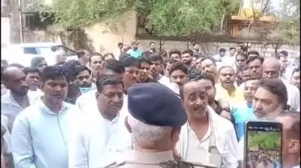 शिवपुरी नगर: केंद्रीय मंत्री ज्योतिरादित्य सिंधिया से मिलकर लौट रहे पार्षद के भाई से मारपीट, राठौर समाज ने एसपी को सौंपा ज्ञापन