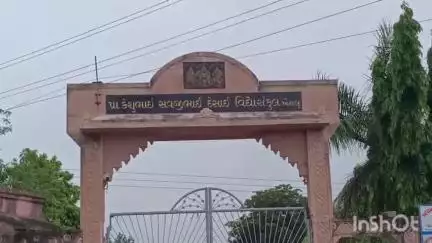 ખેરાલુ: ખેરાલુ કોલેજ ખાતેથી 33 ગ્રામપંચાયતોના પરિણામો જાહેર થતાં સમર્થકોમાં ખુશી જોવા મળી