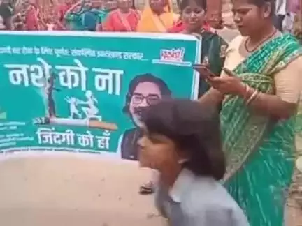 बरकागाँव: कांडतरी में नशा मुक्ति अभियान के तहत मुखिया के नेतृत्व में जागरूकता अभियान निकाला गया