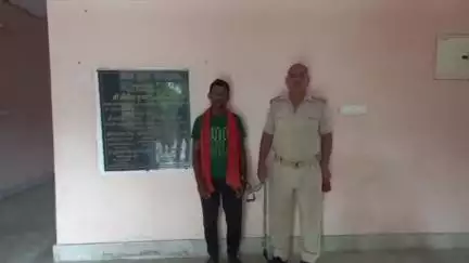 लखीसराय: साड़माफ गांव से लखीसराय पुलिस ने महुआ शराब के साथ एक तस्कर को किया गिरफ्तार