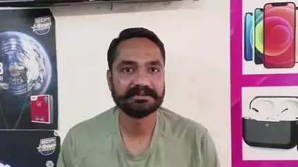 દાંતા: દાંતા વિસ્તારમાં મોતની સવારી, ઇકો ચાલકો અને જીપ ચાલકો આડેધડ લોકોને જીપની ઉપર બેસાડી મુસાફરી કરાવે છે.
#Jansamasya