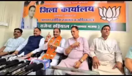 ऋषिकेश: ऋषिकेश पहुंचे पूर्व सीएम और पूर्व केंद्रीय मंत्री डॉ. रमेश पोखरियाल निशंक ने भाजपा कार्यालय में की प्रेस वार्ता