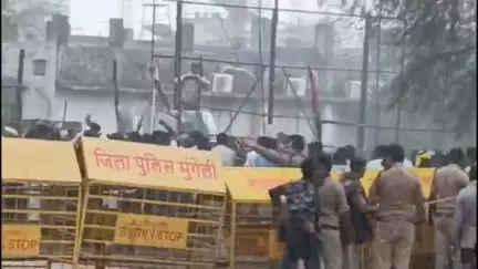 मुंगेली: मुंगेली जिले में अघोषित बिजली कटौती, खाद बीज की कमी और युक्तियुक्तकरण के मुद्दे पर कांग्रेस ने कलेक्ट्रेट का घेराव किया