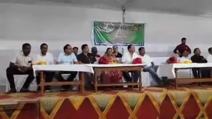 मंडल स्तरीय किसान वृक्ष मित्र योजना का शुभारंभ पेड़ लगाकर किया पर्यावरण के लिए प्रेरित