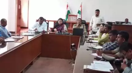 ಚಾಮರಾಜನಗರ: ಪ್ರವಾಹ ಪರಿಸ್ಥಿತಿ ಎದುರಿಸಲು ಮುನ್ನೆಚ್ಚರಿಕೆ ಕ್ರಮ ಕೈಗೊಳ್ಳಿ : ನಗರದಲ್ಲಿ  ಸಿ.ಇ.ಒ. ಮೋನಾರೋತ್ ಸೂಚನೆ
