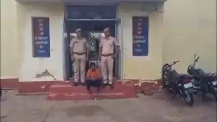 पीपलदा: अयाना पुलिस ने गश्त के दौरान 202 ग्राम अवैध गांजे के साथ आरोपी को किया गिरफ्तार