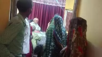 सुसनेर: सुसनेरः वार्ड क्रमांक 09 के रहवासीयो ने  रोड एवं नालियों के निर्माण की मांग को लेकर सीएमओ को सोपा ज्ञापन #जनसमस्या