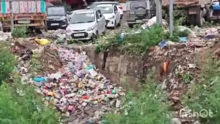 रोहड़ू: रोहडू में कूडे और गंदगी को लेकर आम लोग परेशान, वही प्रशासन से की अपील समय से हो इसका समाधान #jansmasya