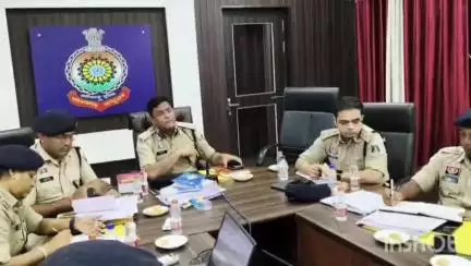 पाटन: जिले में वरिष्ठ पुलिस अधीक्षक श्री विजय अग्रवाल द्वारा समीक्षा बैठक ली गई