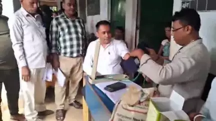 टुंडी: रामनगर में धरती आबा जनजातीय उत्कर्ष ग्राम अभियान के तहत शिविर का आयोजन