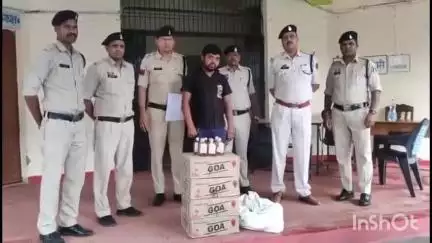 खड़गवां पुलिस ने नशा विरोधी अभियान के तहत अंग्रेजी शराब के साथ एक युवक को किया गिरफ्तार