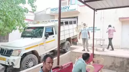रतनगढ़: गांव लुंछ निवासी महिला की करंट लगने से हुई मौत, पुलिस ने शव का कराया पोस्टमार्टम