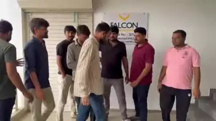 હિંમતનગર: બટાટાના વાવેતર કરનારા ખેડૂતોની અવદશા, પાકની રકમ ન મળતા ઓફિસે પહોંચ્યા.. ઓફિસને તાળા