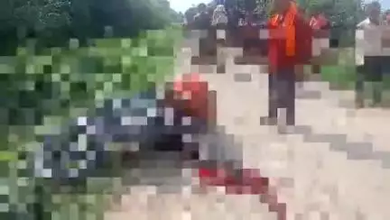 महमूदाबाद: मरहमतनगर पुलिया के पास सड़क हादसे में ट्रैक्टर ट्राली सवार ने मोटरसाइकिल सवार को रौंदा, मौके पर हुई मौत