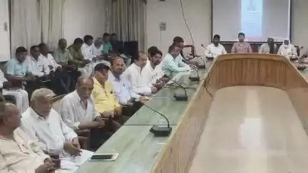 शामली: शामली कलेक्ट्रेट में डीएम की अध्यक्षता में मोहर्रम पर्व को लेकर आयोजित की गई विशेष बैठक