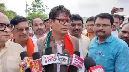 रायगढ़: तमनार में जिला स्तरीय पशु मेला का आयोजन, रायगढ़ विधायक व वित्त मंत्री ओ पी चौधरी ने प्रगतिशील पशुपालकों से की मुलाकात