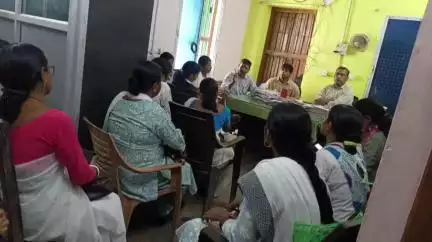 जलालगढ़: प्राथमिक स्वास्थ्य केंद्र जलालगढ़ में जिला पदाधिकारी एवं सिविल सर्जन के आदेश पर एएनएम और टीएचओ की साप्ताहिक बैठक