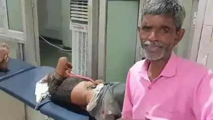 मिश्रिख: त्रिलोकापुर में शराब के नशे में धुत कलयुगी बेटे ने मां-बाप को जमकर पीटा, अस्पताल में कराया गया भर्ती