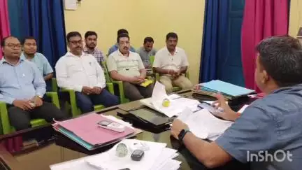 जमालपुर: विधानसभा चुनाव की तैयारी को लेकर जमालपुर में बीडीओ ने सेक्टर पदाधिकारियों के साथ की बैठक