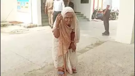 गोवर्धन: बरसाना: पुलिस ने रस्सी को सांप बनाकर 90 वर्ष की वृद्धा के हत्या के प्रयास का दोषी बनाया