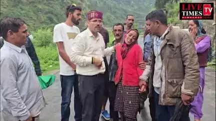 सेंज घाटी में आई बाढ़ में घर से सामान निकाल रहे 3 लोग बह गए: कुल्लू