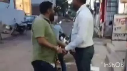 अनूपपुर: SECL कर्मचारी की दबंगई कैमरे में कैद, युवक को साथियों संग पीटा, वीडियो हुआ वायरल