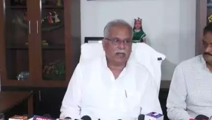 रायपुर: पाठशाला बंद, मधुशाला शुरू: पहले 6 पौवा ले जा रहे थे, अब 24 पौवा ले जाएंगे: भूपेश बघेल, पूर्व मुख्यमंत्री