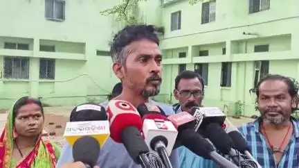 ବାରିପଦା ମ୍ୟୁନିସିପାଲଟି: ଘରୁ ଡାକି ନେଇ ଡୁକୁରା ଅଞ୍ଚଳର ଯୁବକଙ୍କୁ ହତ୍ୟା ଅଭିଯୋଗ କରି ବାରିପଦା PRM ମେଡିକାଲରେ ପରିବାର ଲୋକେ ଓ ସମ୍ପର୍କୀୟ ଦେଲେ ପ୍ରତିକ୍ରିୟା