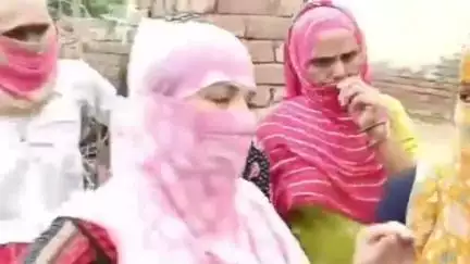 हिसार: हांसी में पंचायती जमीन से कब्जा हटाने पहुंचे अधिकारी, ग्रामीणों को मिली तीन दिन की मोहलत, जल भंडारण टैंक बनाने की योजना