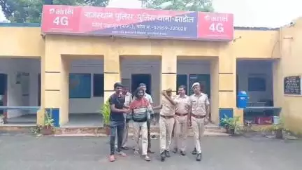 झाडोल: झाड़ोल पुलिस ने इंस्टाग्राम पर नंगी तलवार लहराते हुए फोटो और वीडियो वायरल करने वाले अभियुक्त को किया गिरफ्तार